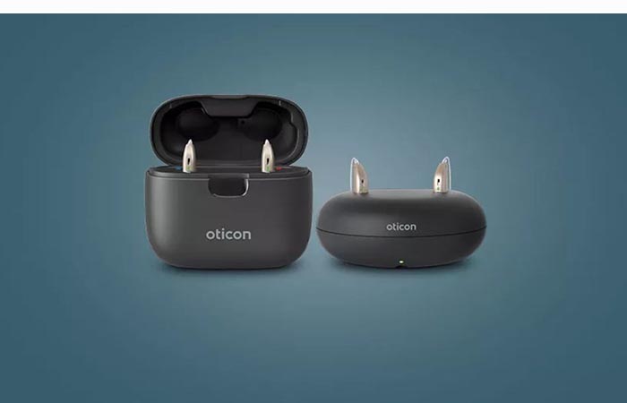 Решения для зарядки Oticon Play PX включают в себя: